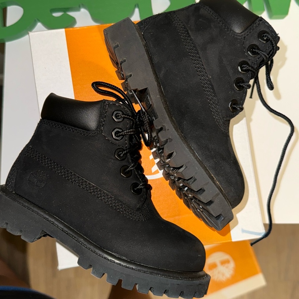 All black 7C Timberlands